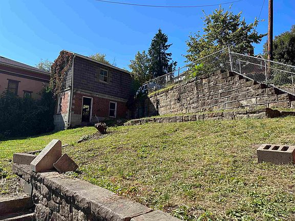 4th image of 220 & 222 E Brockway Ave