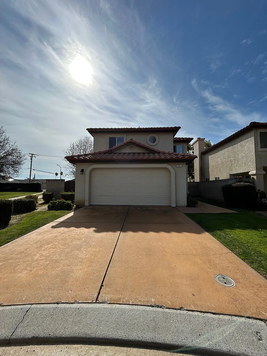 77 Rosewood Cir photo 1