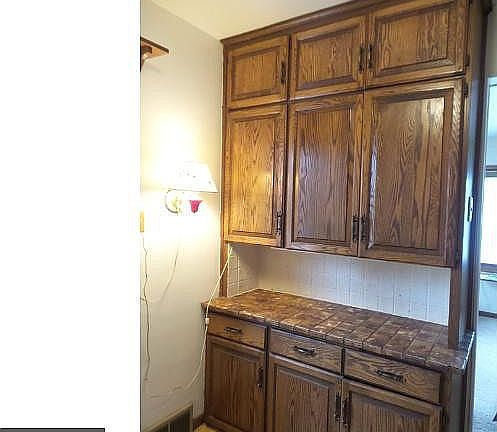 5th image of 1825 Cottage Ave E