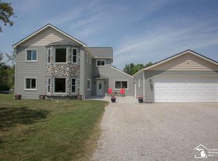 724 Ruskin Dr, Algonac, MI 48001
