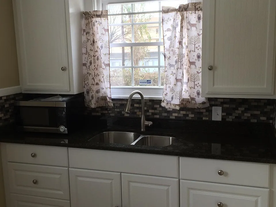 Brand new kitchen. Granite countertops, stainless steel appl