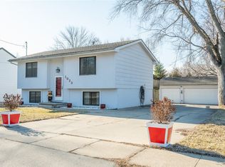 1023 E Herold Ave, Des Moines, IA 50315