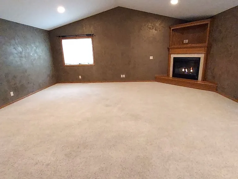 459 Jefferson St — Photo 6
