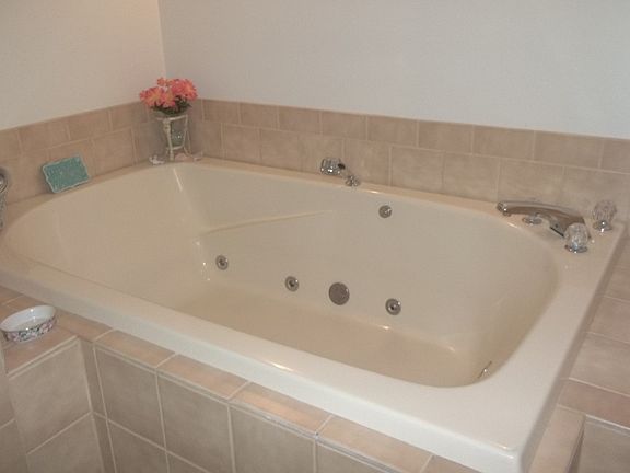 Jetted Tub in Master Bath