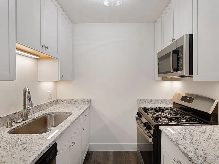 2800 Colfax — Photo 28