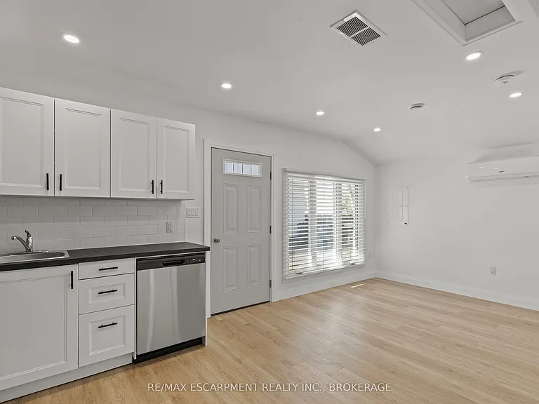 362 Gatfield Ave #2 — Photo 8