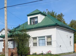 17 Meyers St, Quinte West, ON K8V 1W5