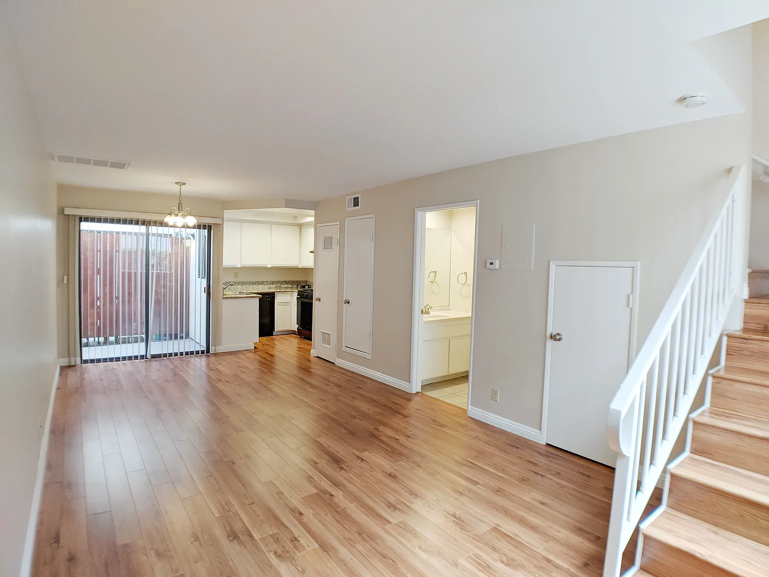 1206 Viola Ave — Photo 3