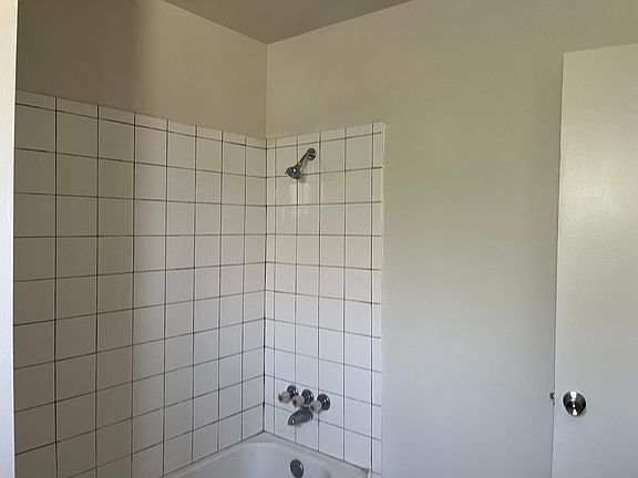4th image of 1005 Carlisle Blvd SE #C