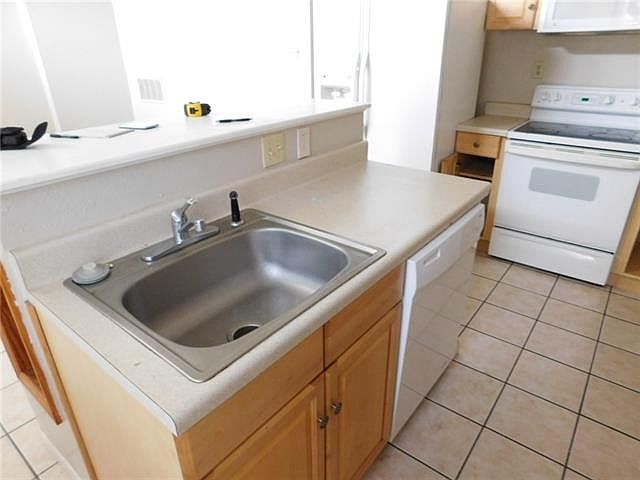 1st image of 5804 Circulo Dr APT D