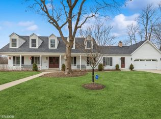 520 Sunset Ter, Lake Bluff, IL 60044