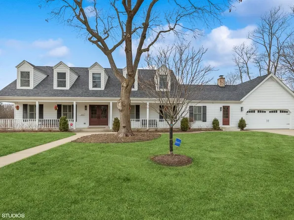 520 Sunset Ter, Lake Bluff, IL 60044