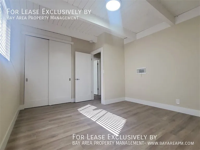 1835 Villa St #6 — Photo 8
