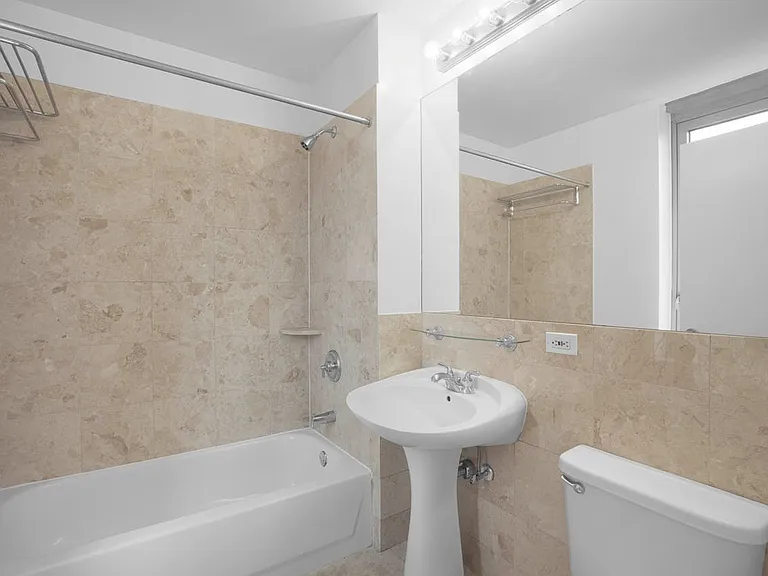 360 W 43rd St #S5D — Photo 6