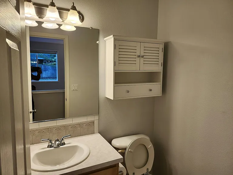 203 NE 55th Ave — Photo 12