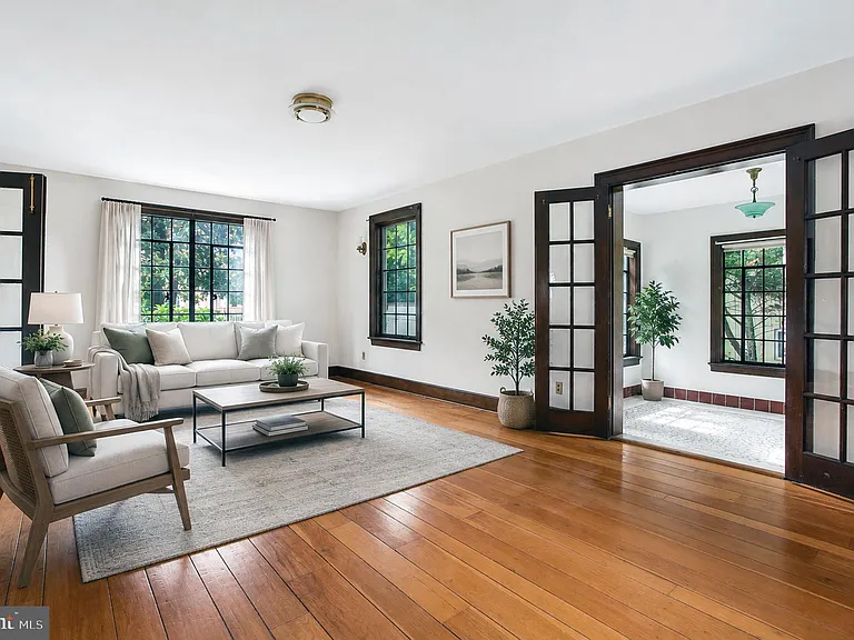 4602 Derussey Pkwy — Photo 17