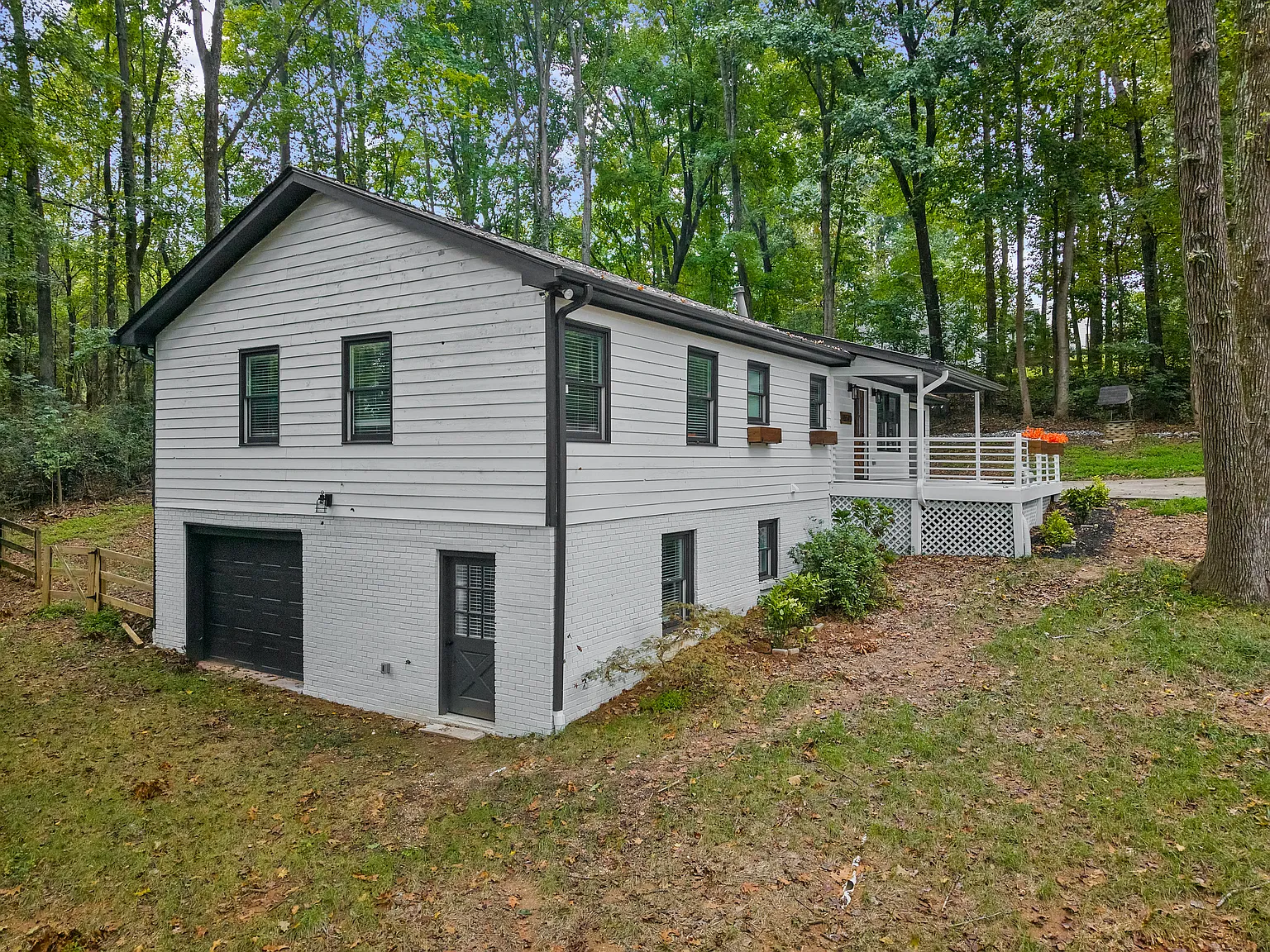 3 bed, 1400 sqft, $2,900 — Photo 3