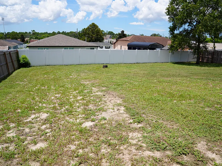 2269 Whitewood Ave — Photo 14