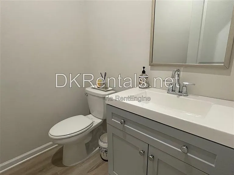 1375 Vayda Ct — Photo 4