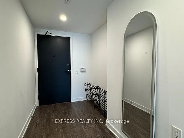 88 Queen St E #2616