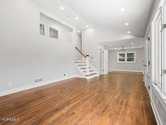5th image of 146 Bruce Road