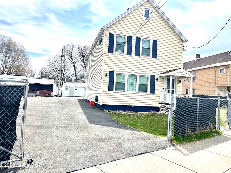 2nd image of 305 Craig Street