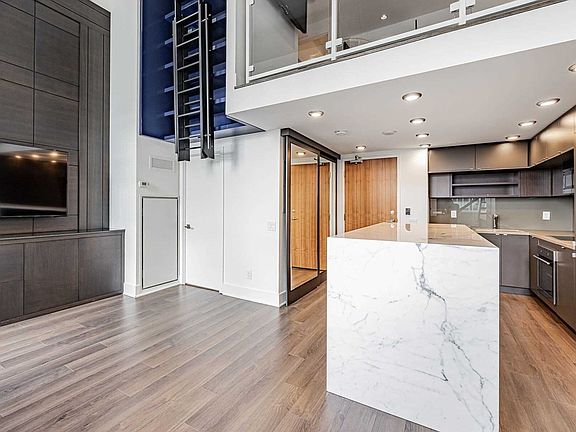 4th image of 111 Saint Clair Ave W #923