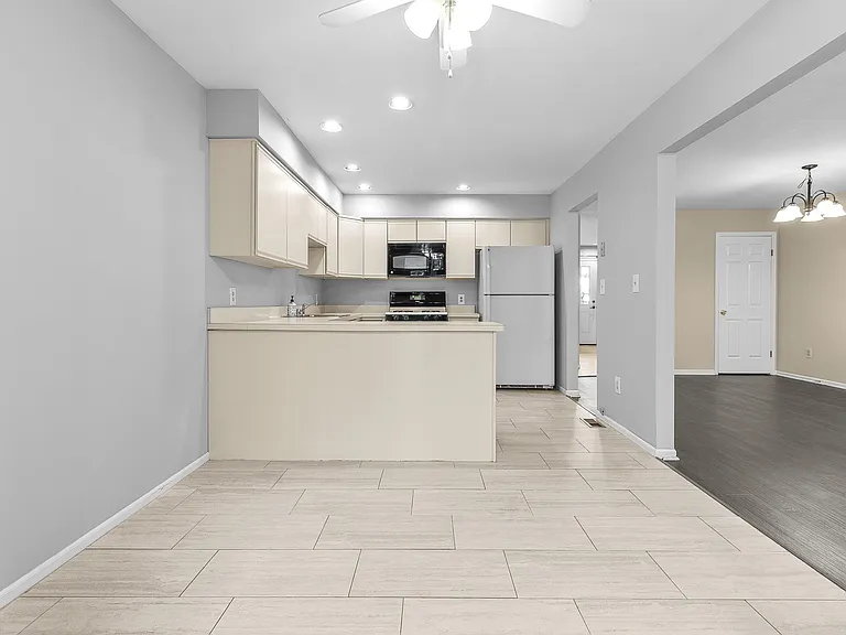6 Elm Ter — Photo 8