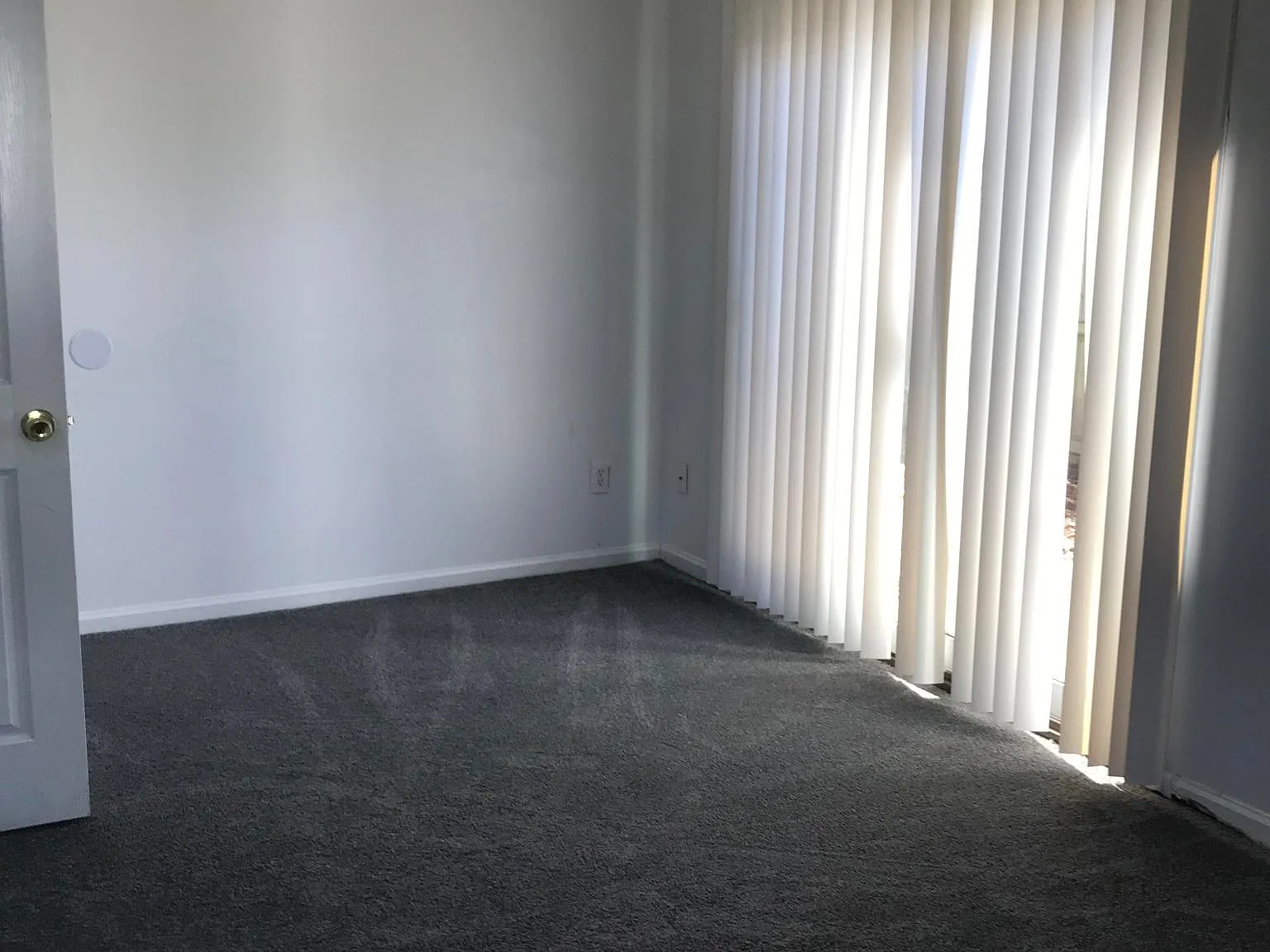 4 bed, 2.5 bath, 1620 sqft, $1,900 — Photo 4