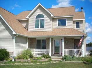 110 Valley Meadow Ln W, Fowlerville, MI 48836