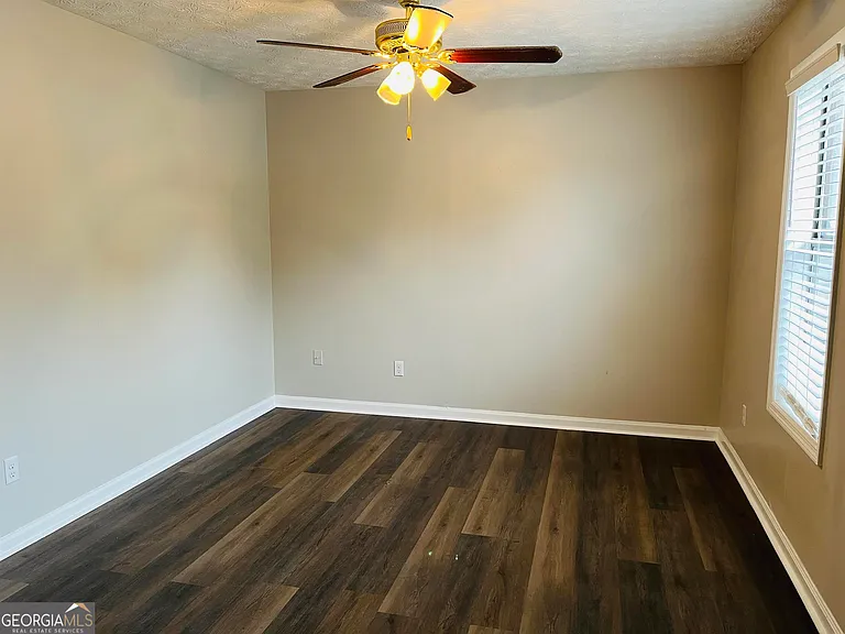 145 Pine Ter #155 — Photo 3
