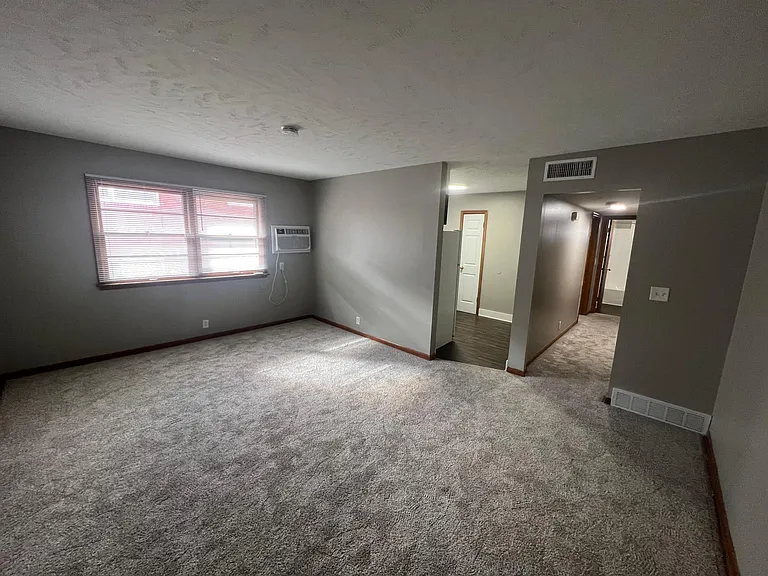 1310 N 49th St #9 — Photo 5