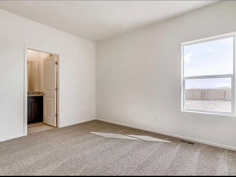 322 Maple St — Photo 19