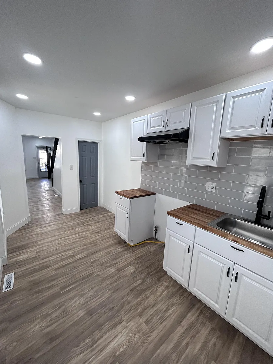Building Photo - 1332 Green St #1