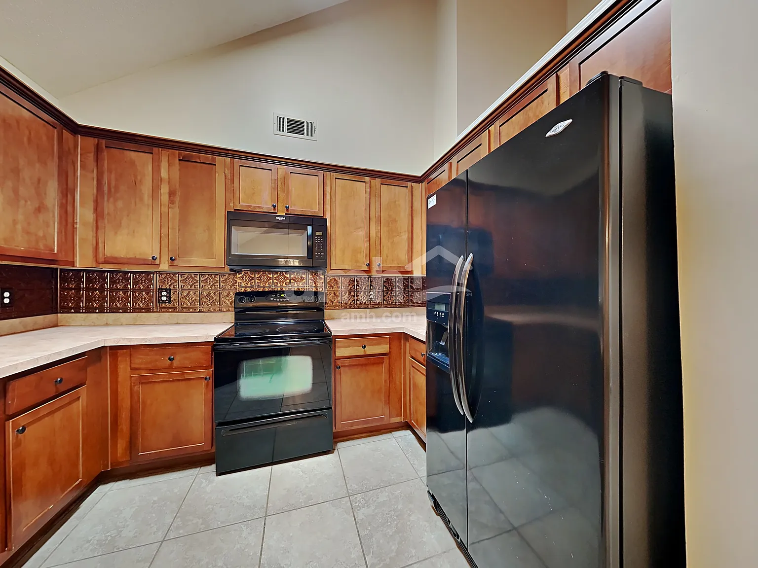 4 bed, 3.0 bath, 1420 sqft, $2,285 — Photo 3