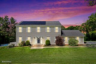 1st image of 19 Terrace Dr