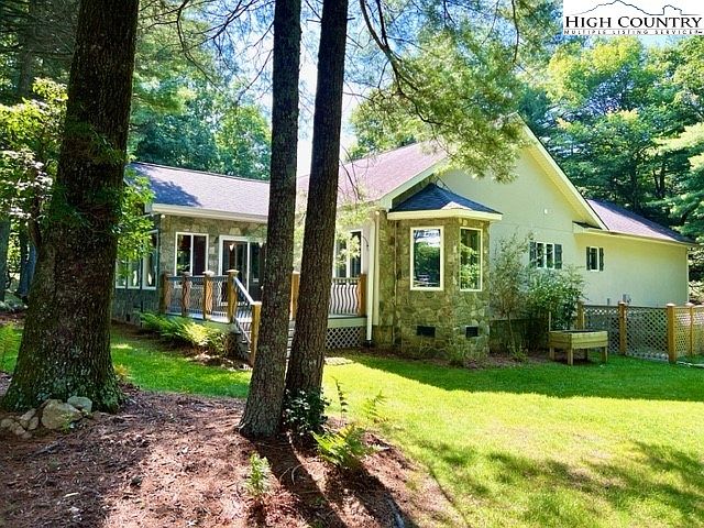 1st image of 331 Turnberry Drive