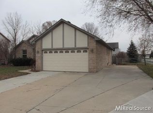 25772 Kristel Ct, Chesterfield, MI 48051