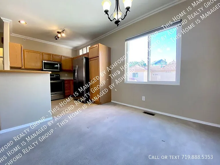 1450 Courtyard Hts — Photo 9