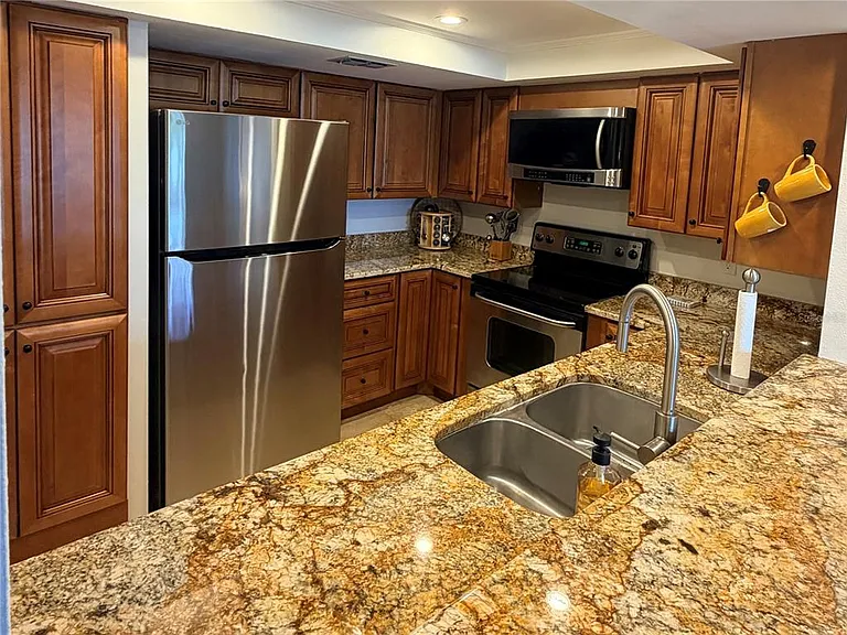 5020 Bayshore Blvd #303 — Photo 4