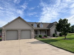 200 E Wurl Ln, Altamont, IL 62411