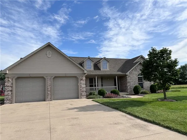 200 E Wurl Ln, Altamont, IL 62411