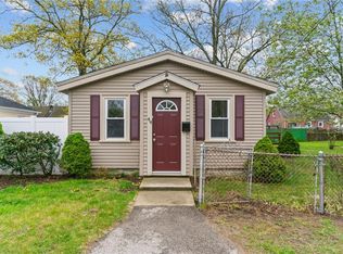 44 Northup St, Warwick, RI 02889