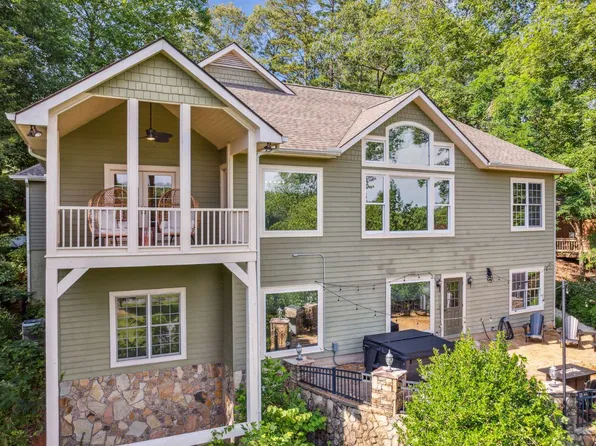 215 Shakespeare Dr, Clayton, GA 30525