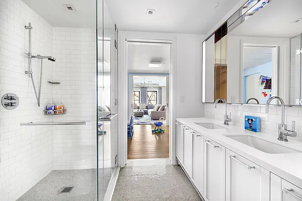 Sold by Compass | media 23