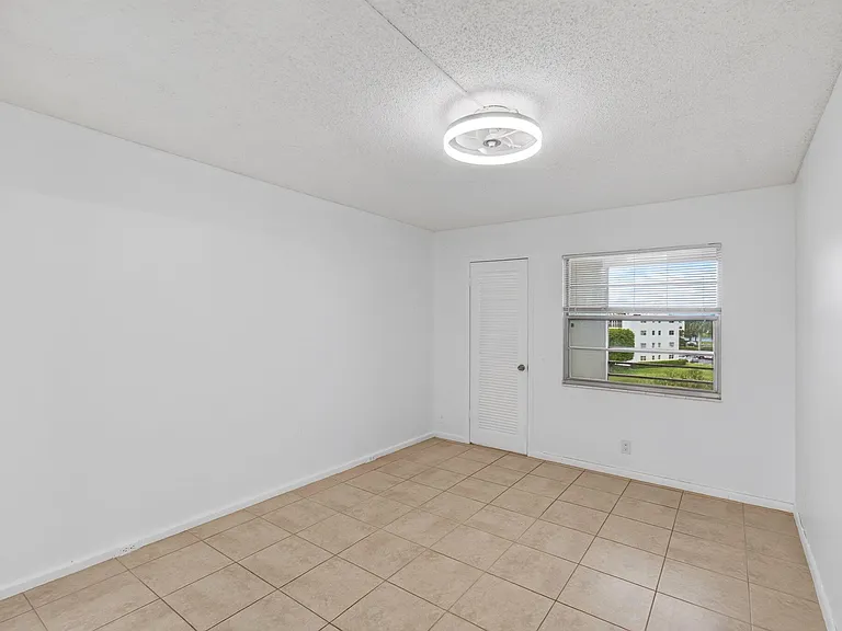 4028 Hythe Pl #B — Photo 29