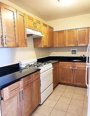 2nd image of 465 E 7th St #76