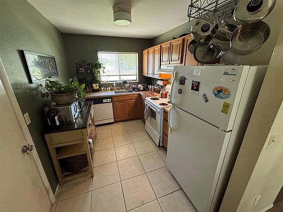 3rd image of 2182 SE Genoa Street