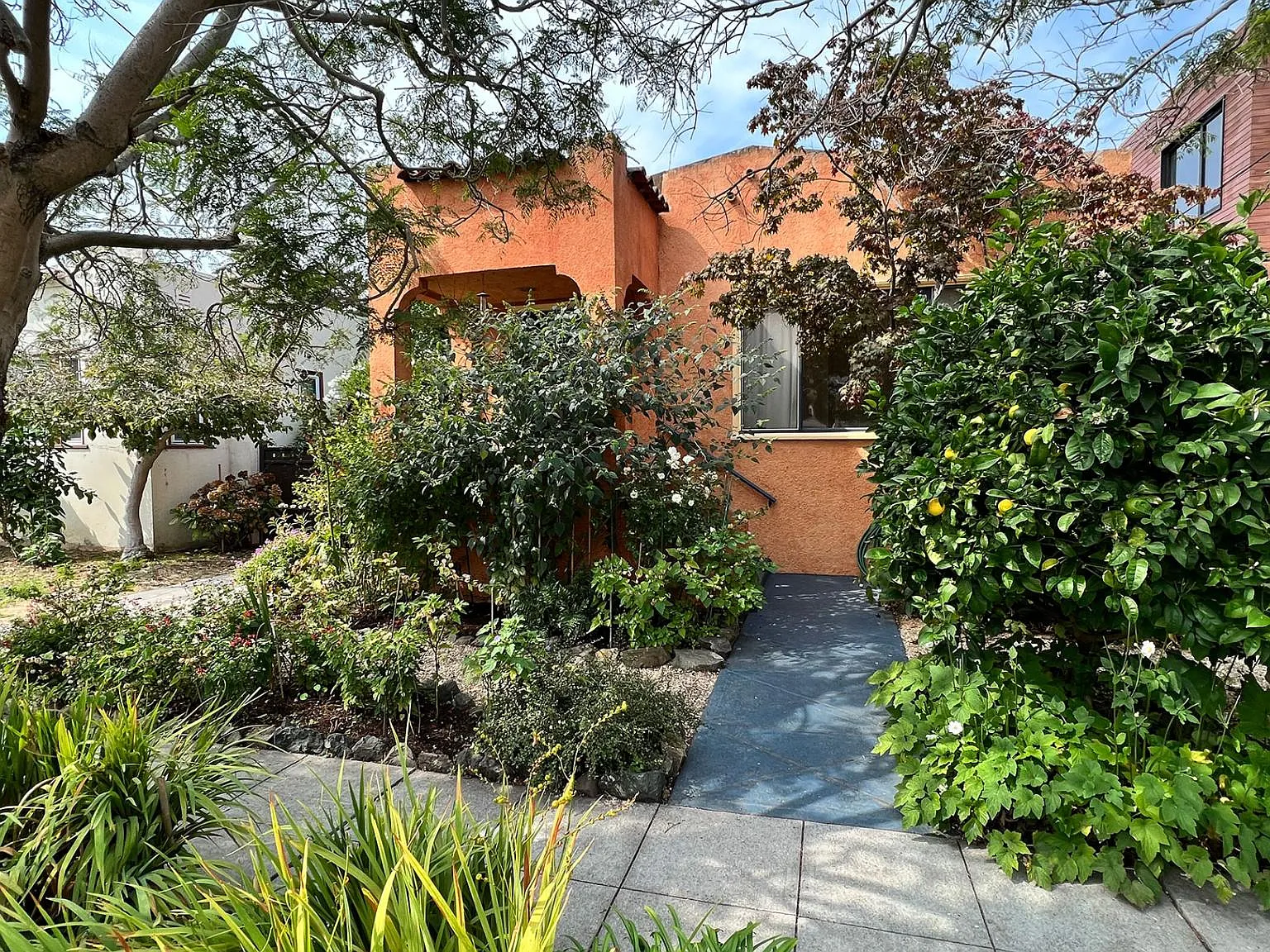 1012 Ramona Ave — Photo 2