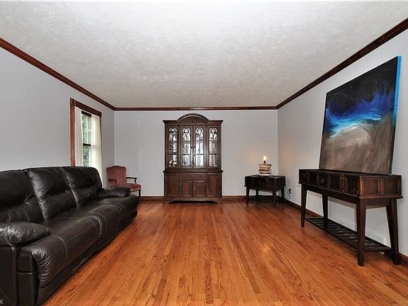 3rd image of 7596 Mountain Park Dr